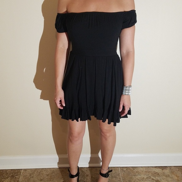 Tobi Dresses & Skirts - T0BI little black dress